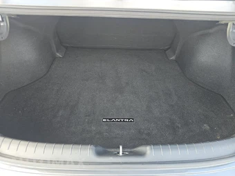 2024 Hyundai Elantra SE - miniatura 16