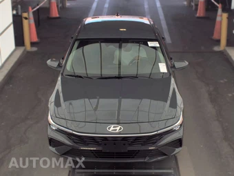 2024 Hyundai Elantra SE - miniatura 2