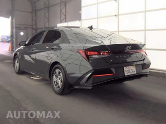 2024 Hyundai Elantra SE - miniatura 6