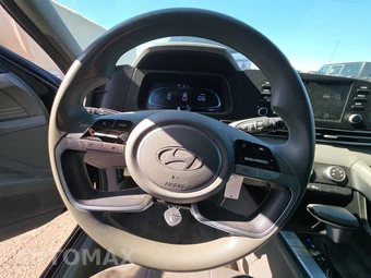 2024 Hyundai Elantra SE – miniatura 10