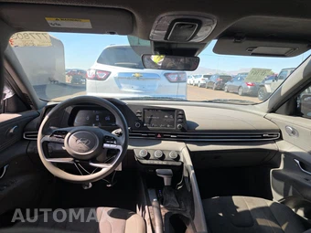 2024 Hyundai Elantra SE – miniatura 11