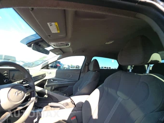 2024 Hyundai Elantra SE – miniatura 18