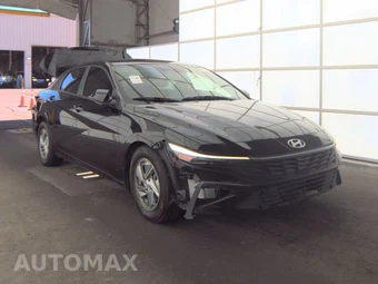 2024 Hyundai Elantra SE – miniatura 3
