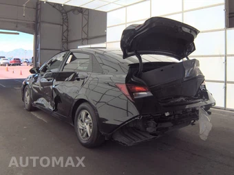 2024 Hyundai Elantra SE – miniatura 6