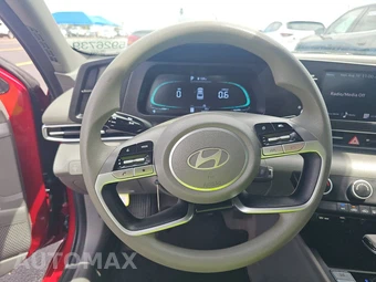 2024 Hyundai Elantra SE - miniatura 10