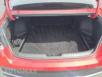 2024 Hyundai Elantra SE - miniatura 16