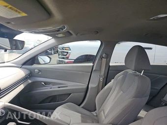 2024 Hyundai Elantra SE - miniatura 18