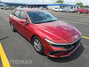 2024 Hyundai Elantra SE - miniatura 3