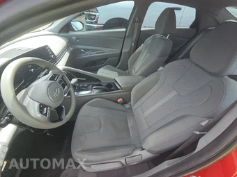 2024 Hyundai Elantra SE - miniatura 7