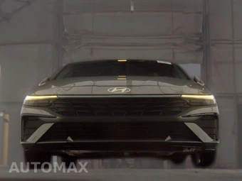 2024 Hyundai Elantra SE - miniatura 3