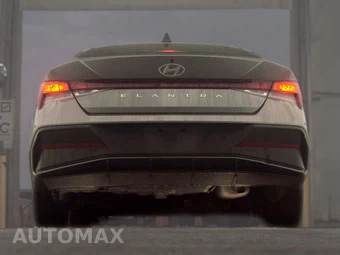 2024 Hyundai Elantra SE - miniatura 7