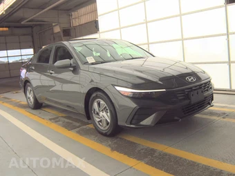 2024 Hyundai Elantra SE - miniatura 3