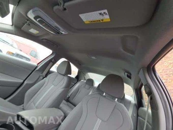 2024 Hyundai Elantra SE - miniatura 11