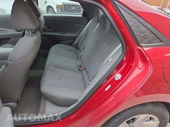 2024 Hyundai Elantra SE - miniatura 13
