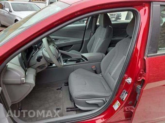 2024 Hyundai Elantra SE - miniatura 6