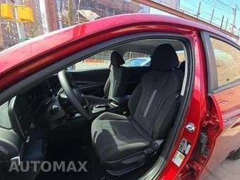 2024 Hyundai Elantra SE - miniatura 6