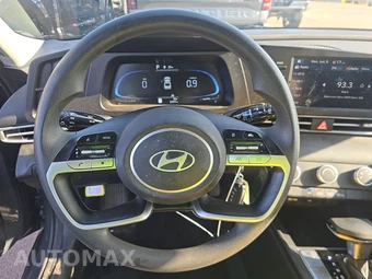 2024 Hyundai Elantra SE - miniatura 10