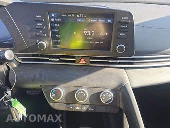 2024 Hyundai Elantra SE - miniatura 11