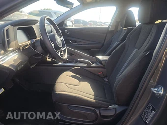 2024 Hyundai Elantra SE - miniatura 7