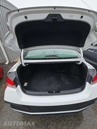 2024 Hyundai Elantra SE - miniatura 14