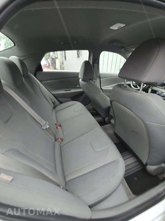 2024 Hyundai Elantra SE - miniatura 16