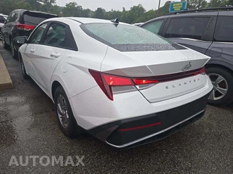 2024 Hyundai Elantra SE - miniatura 2