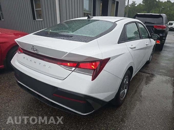 2024 Hyundai Elantra SE - miniatura 3
