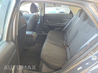 2024 Hyundai Elantra SE - miniatura 13