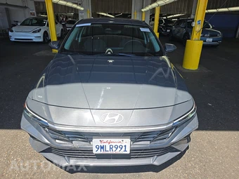 2024 Hyundai Elantra SE - miniatura 2