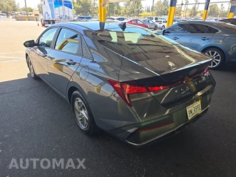 2024 Hyundai Elantra SE - miniatura 6