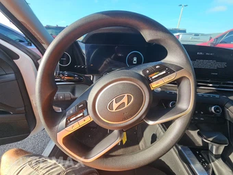 2024 Hyundai Elantra SEL – miniatura 10