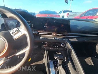 2024 Hyundai Elantra SEL – miniatura 11