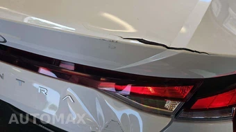 2024 Hyundai Elantra SEL – miniatura 18