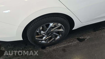2024 Hyundai Elantra SEL – miniatura 23