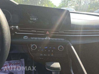 2024 Hyundai Elantra SEL - miniatura 11