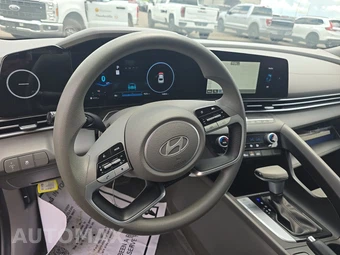 2024 Hyundai Elantra SEL - miniatura 10
