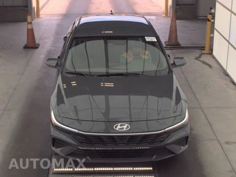 2024 Hyundai Elantra SEL - miniatura 2