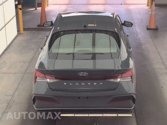 2024 Hyundai Elantra SEL - miniatura 5