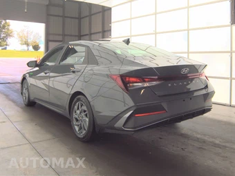 2024 Hyundai Elantra SEL - miniatura 6