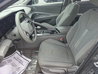 2024 Hyundai Elantra SEL - miniatura 7