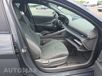 2024 Hyundai Elantra SEL - miniatura 8