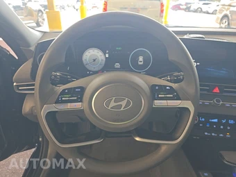 2024 Hyundai Elantra SEL - miniatura 10