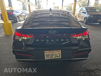 2024 Hyundai Elantra SEL - miniatura 5