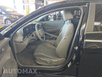 2024 Hyundai Elantra SEL - miniatura 7