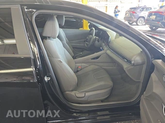 2024 Hyundai Elantra SEL - miniatura 8