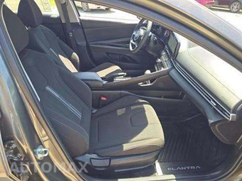 2024 Hyundai Elantra SEL - miniatura 18