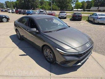 2024 Hyundai Elantra SEL - miniatura 4
