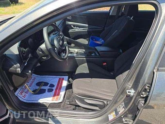 2024 Hyundai Elantra SEL - miniatura 6