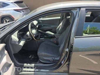 2024 Hyundai Elantra SEL - miniatura 6