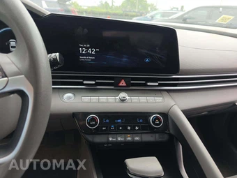 2024 Hyundai Elantra SEL - miniatura 10